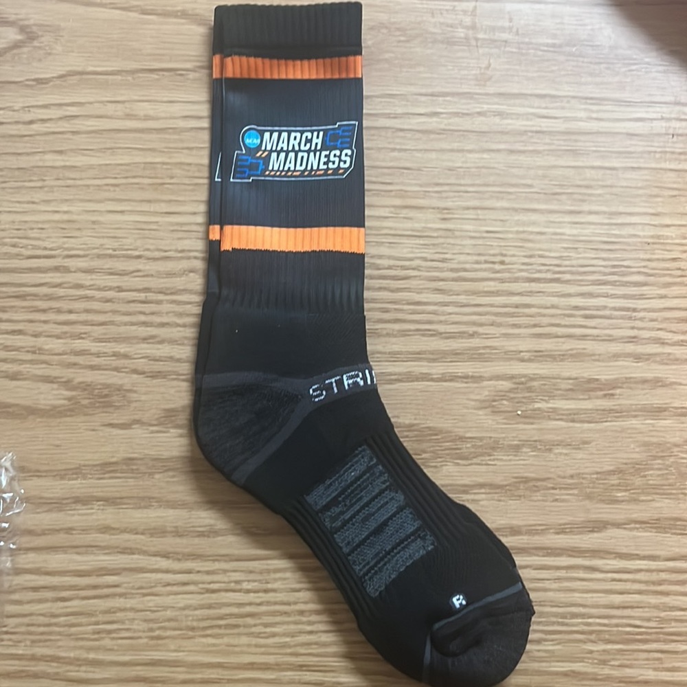 NWT NCAA Basketball March Madness Socks